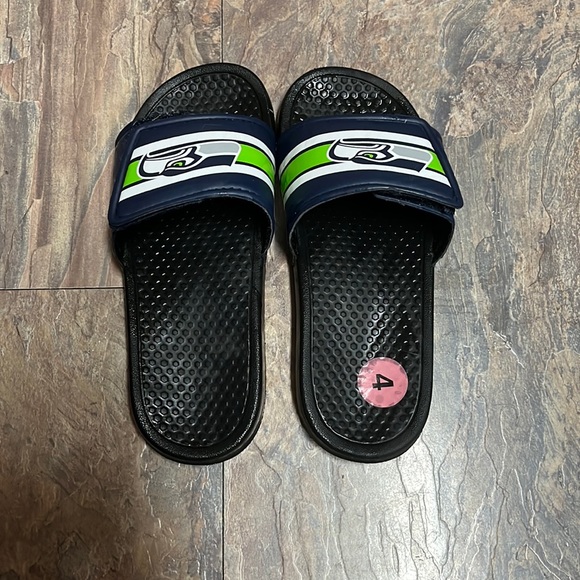 Seahawk slides - Picture 2 of 3